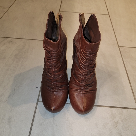 Starling Ruched booties - Picture 6 of 6